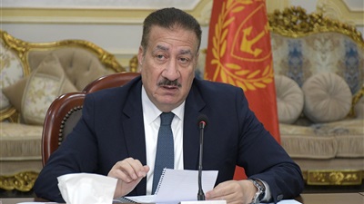  محافظ بورسعيد يحيل مخالفات إدارة المركبات والنقل الميكانيكي بالمحافظة للنيابة العامة  