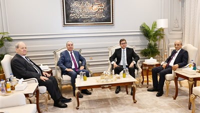 رئيس المخابرات العامة يستقبل وفد السلطة الفلسطينية 