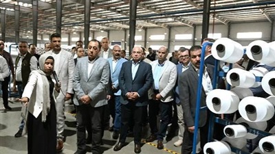 رئيس الوزراء يفتتح مصنعا لإنتاج خيوط البوليستر باستثمارات 10 ملايين دولار 