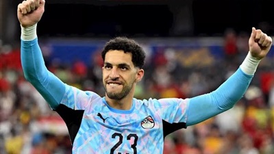 مصطفى شوبير يغلق ملف العروض الخارجية بعد تجديد عقده مع الأهلي 