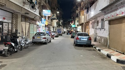 محافظ بورسعيد يتابع أعمال تركيب 200 كشاف جديد بـ«أرض العزب» و«مساكن الوفاء»  