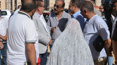 محافظ بورسعيد يتفقد أعمال إنشاء ورصف الطريق الواصل من شارع كوبري الشاحنات حتى القابوطي بطول 220 مترًا وعرض 21 مترًا 