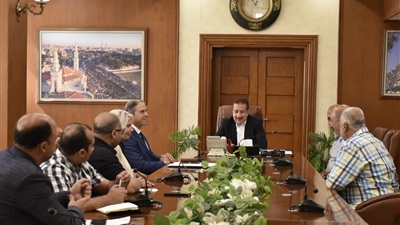 محافظ بورسعيد يوقع عقد ترخيص بالانتفاع لاستغلال وتشغيل مستشفى العاملين بالنقل البري لخدمة العاملين وأسرهم وأهالي المحافظة 