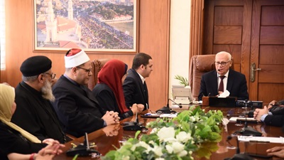 محافظ بورسعيد يترأس اجتماع المجلس القومي للسكان بالمحافظة  