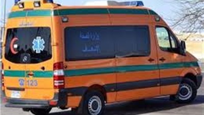 إصابة 21 شخص في تصادم سيارة وجرار زراعي بوصلة ابو سلطان 