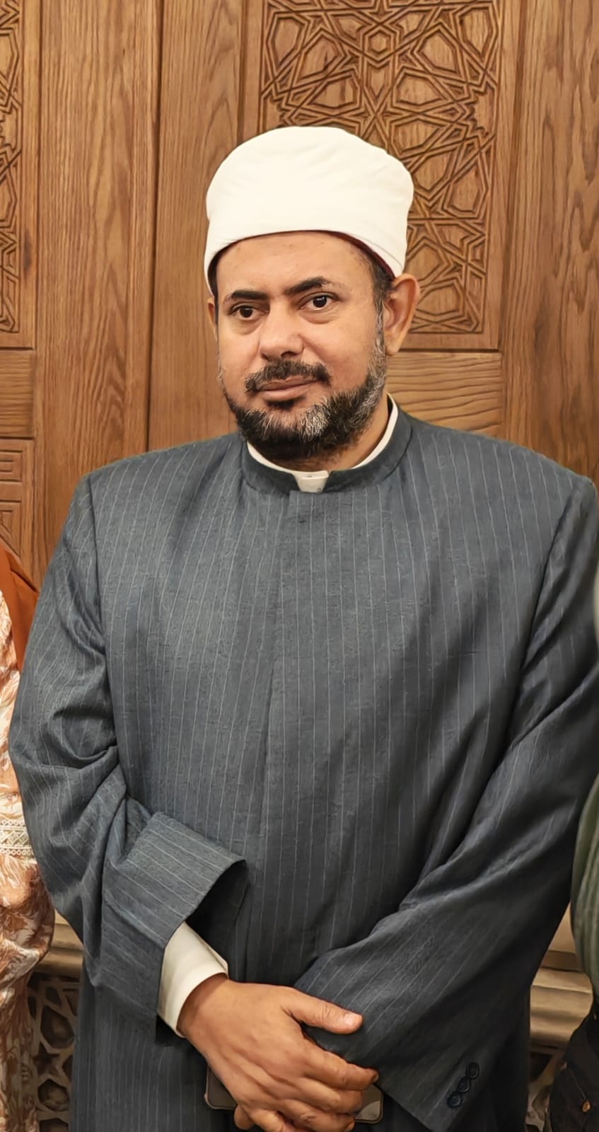 على الله الجمال: